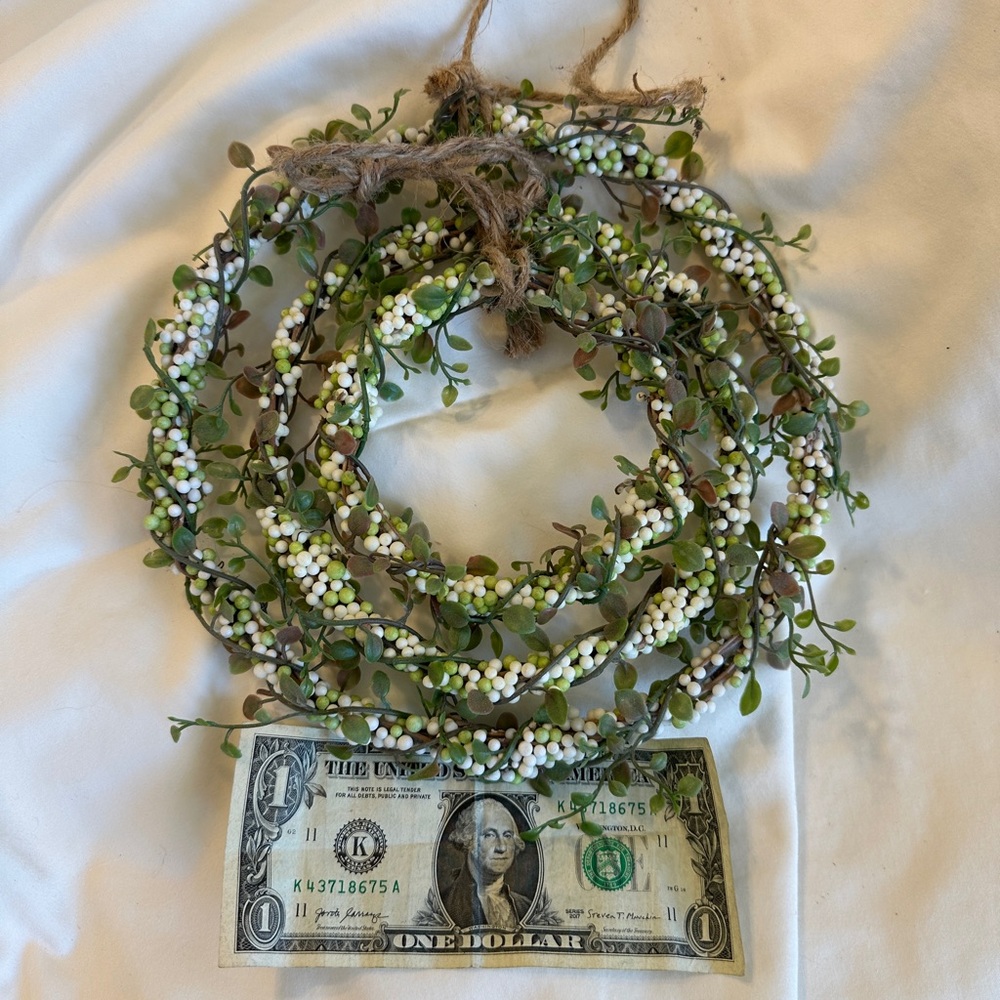 New Green and White Berry Nesting Wreath Set